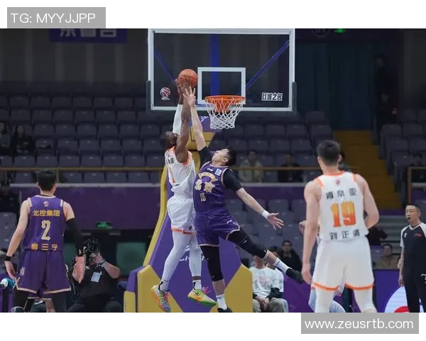 江苏肯帝亚迎战浙江稠州 两强对决引发激烈较量 展现篮球魅力与竞技精神